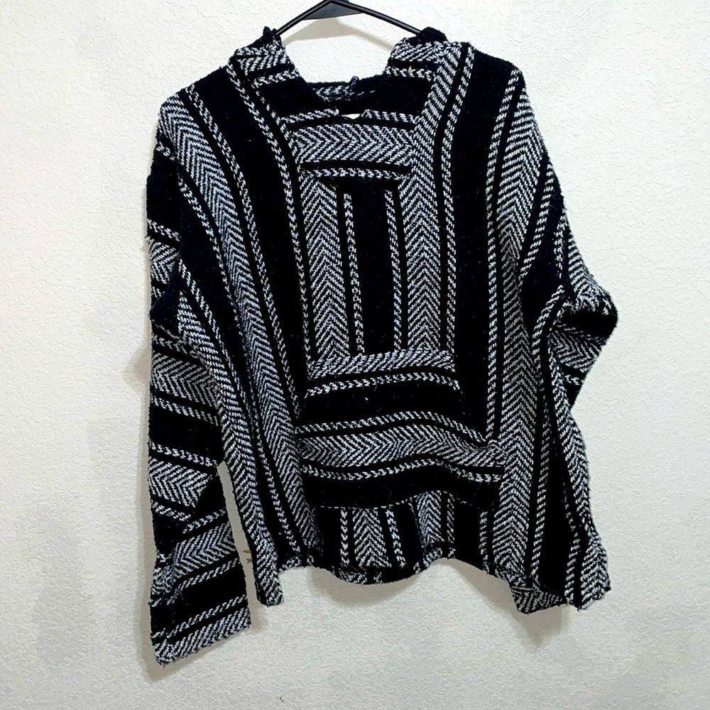 Drug rug hoodie 🖤🤍🖤🤍